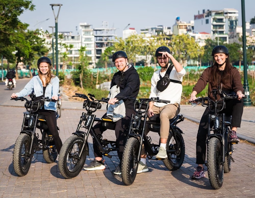 E-Bike-Tour durch Hanoi entlang des Westsees