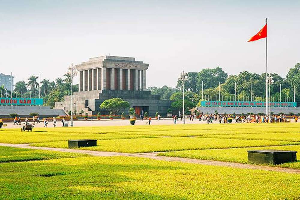 Das Mausoleum am Ba-Dinh-Platz