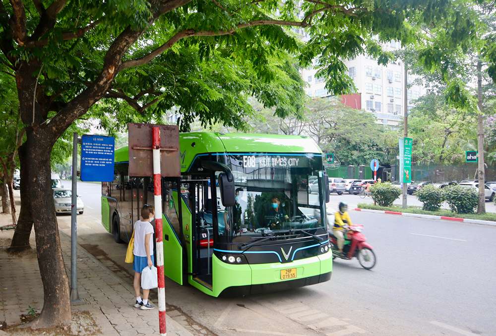 Ein öffentlicher Bus in Hanoi