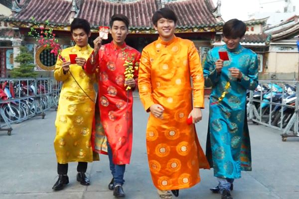 Traditionelle Kleidung in Vietnam: Männer- und Frauenkostüm 01