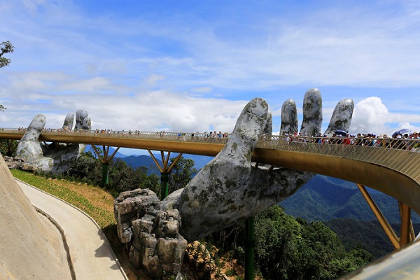 Goldene Brücke in Da Nang -1